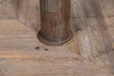 industrial-mid-height-table-steel-leg-close-up